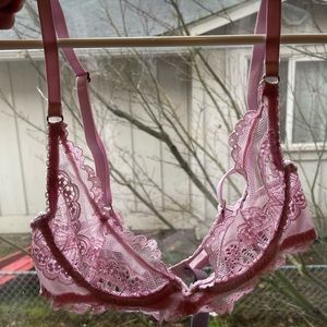 Light pink lace savage x fenty bra